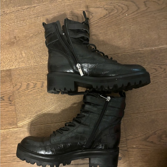 Marc Fisher Women's Black Crocodile Barren 2 Lace Up combat boots size 8 - Picture 8 of 10